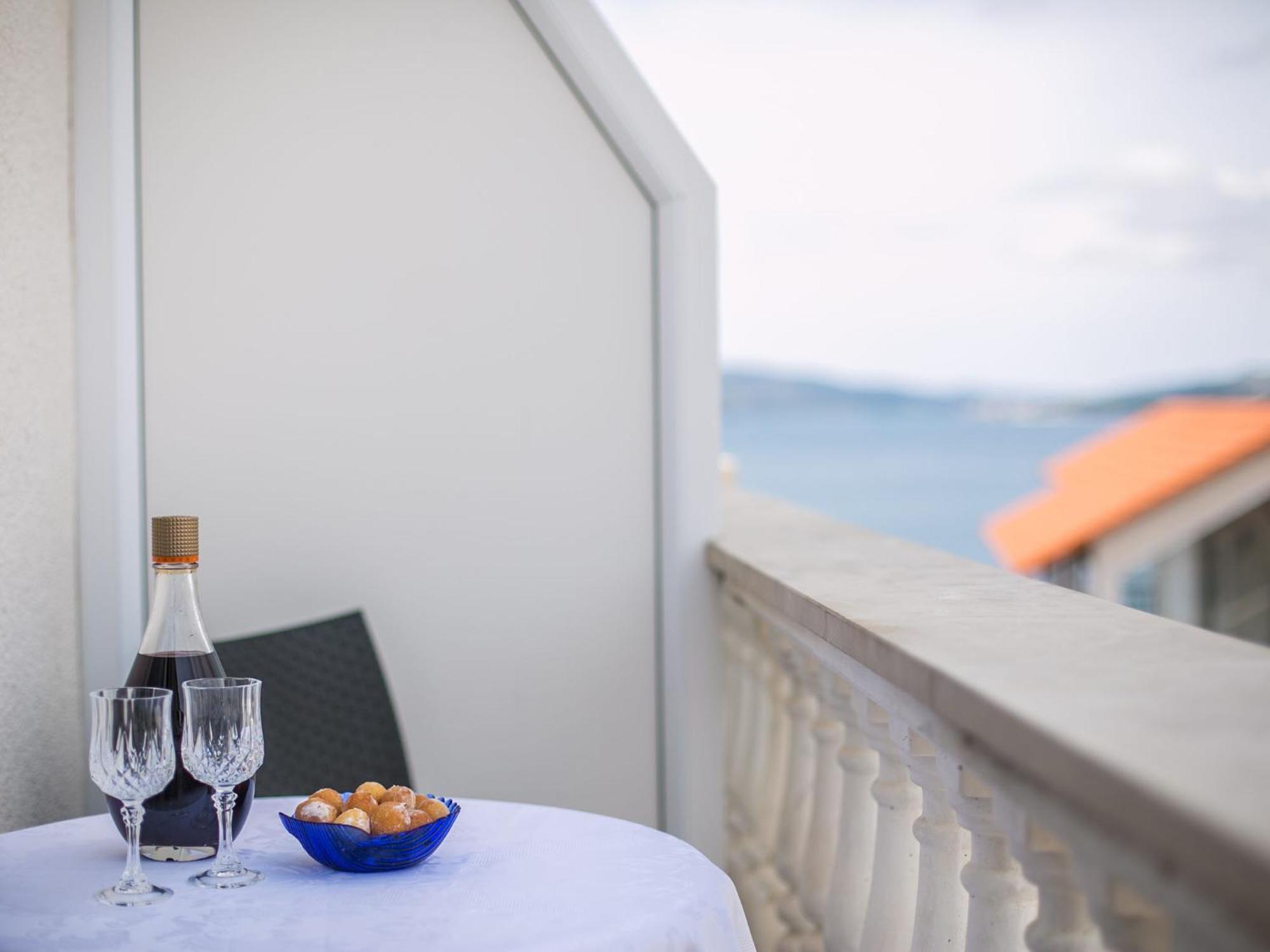 Apartments Lovric Trogir Quarto foto