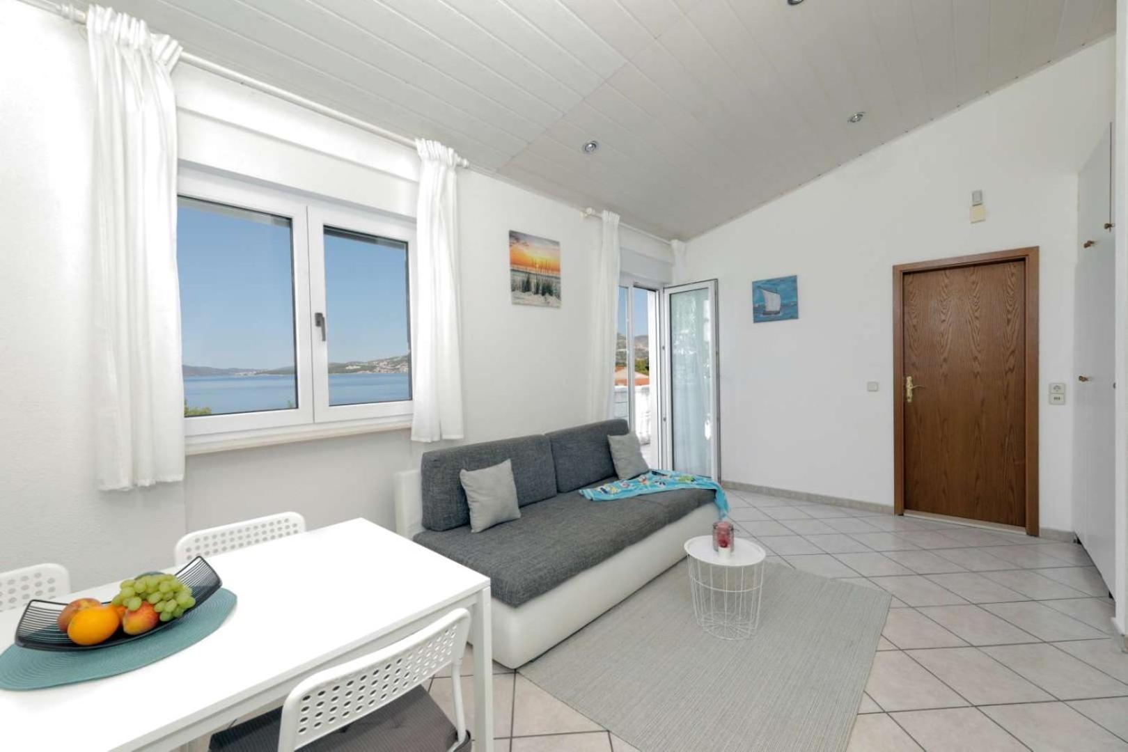 Apartments Lovric Trogir Exterior foto